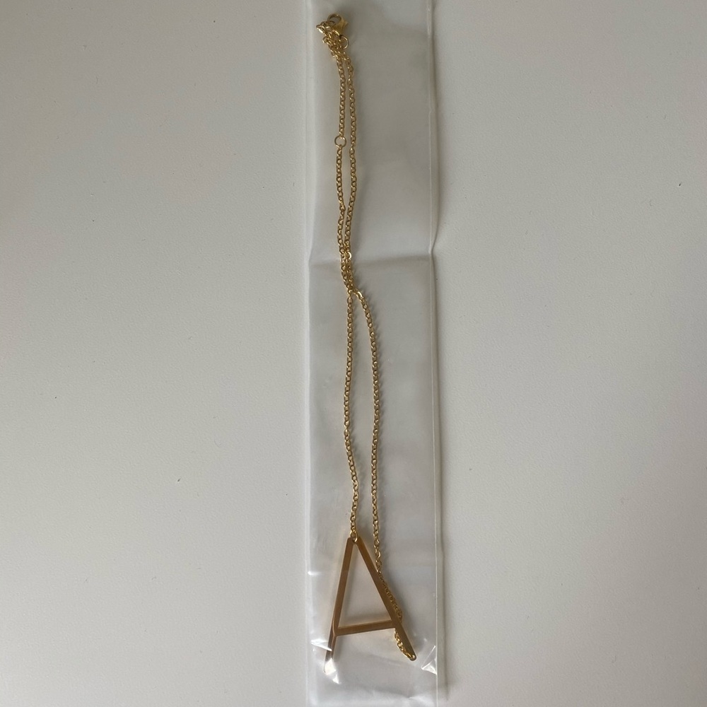 BRAND NEW necklace